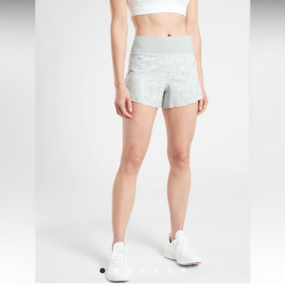 Athleta Run With It 3.5" Shorts Womens Size 1X Printed Grayish Green Lined NWT